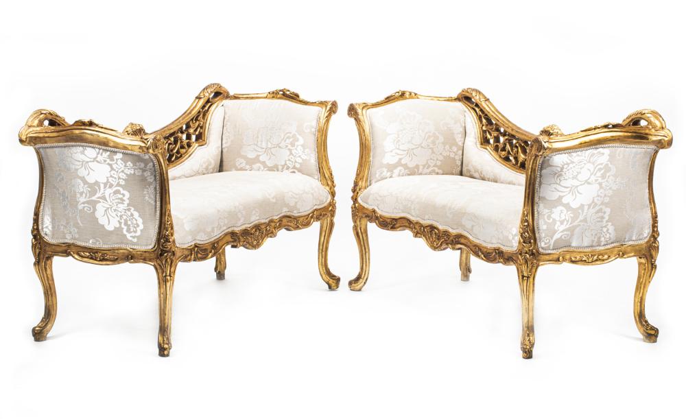 PAIR OF LOUIS XV STYLE CARVED GILTWOOD 2e3441