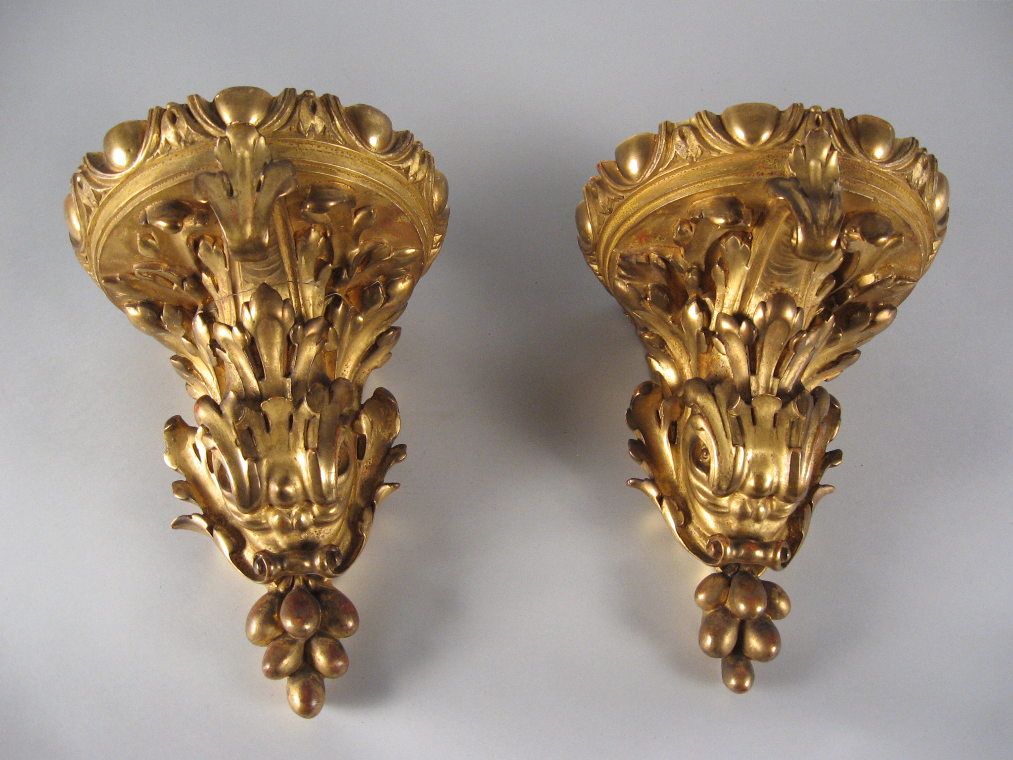 Pair of Continental carved giltwood 49c10