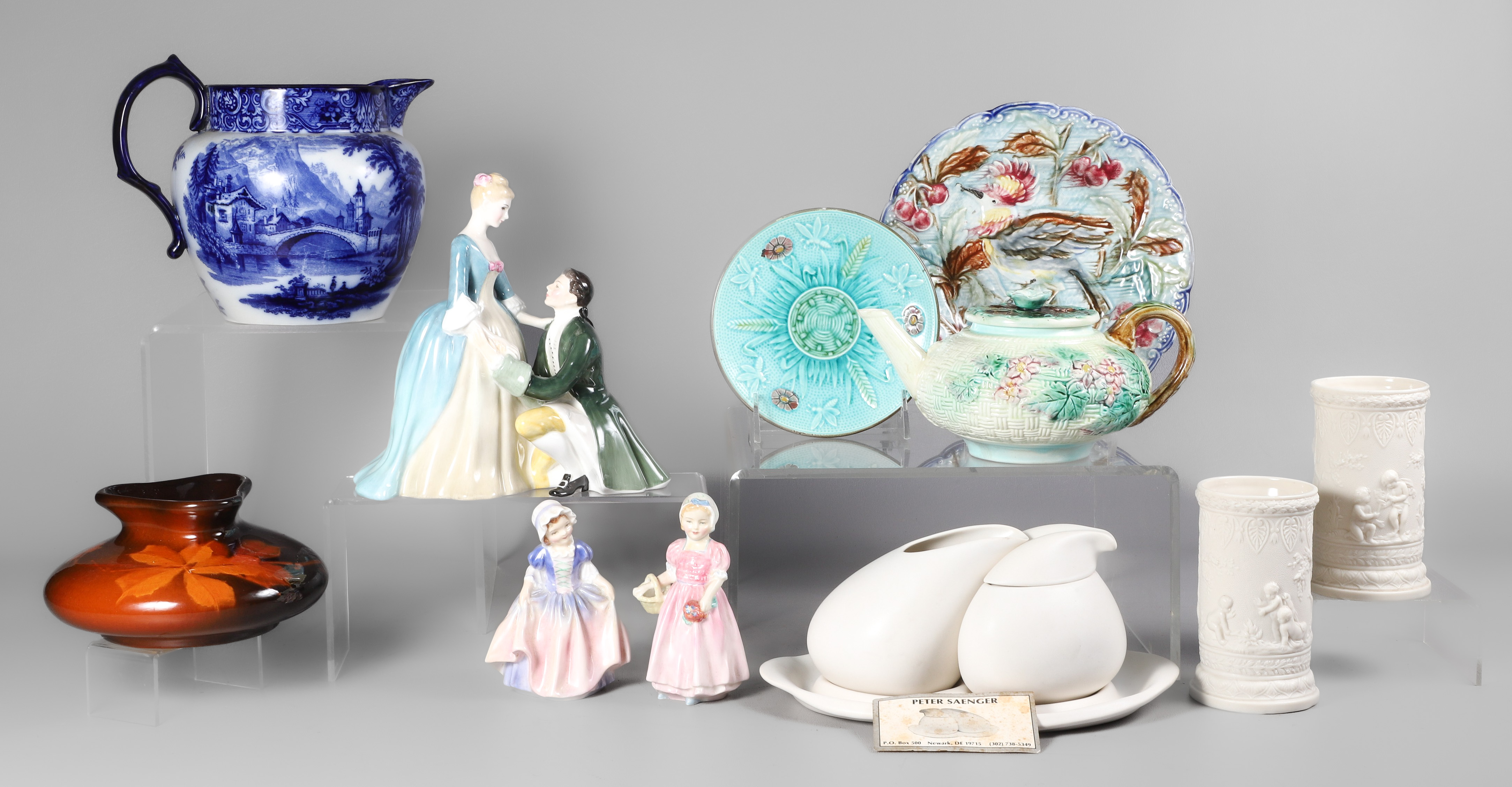  10 Porcelain figures and table 2e1946