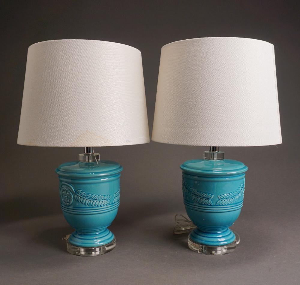 PAIR OF CHINESE TURQUOISE GLAZED 2e4bcc