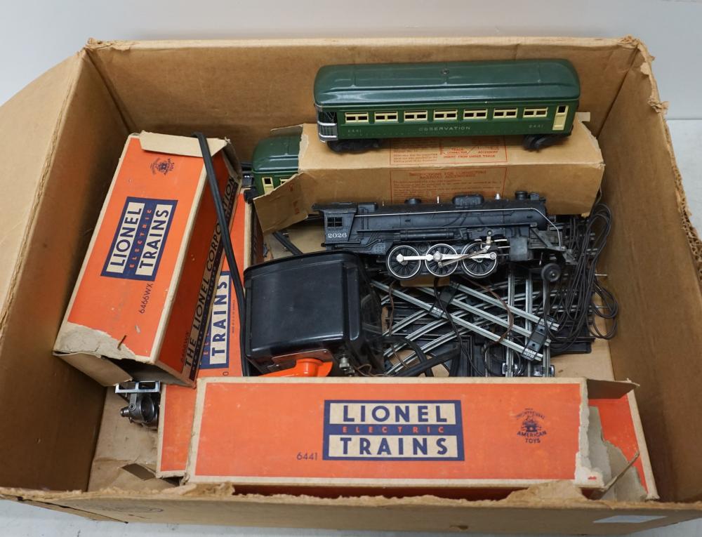 COLLECTION OF LIONEL ELECTRIC TRAINS 2e5114