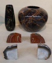 TWO POLISHED STONE VASES   2e54d6