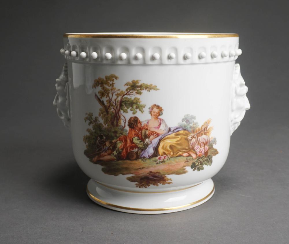 MEISSEN PARTIAL GILT AND HAND PAINTED 2e57c9