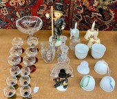 COLLECTION OF CERAMIC AND GLASS 2e5914