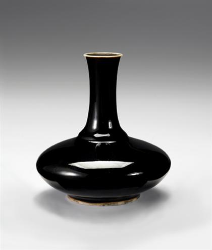 Chinese mirror black glazed vase 4a2a6