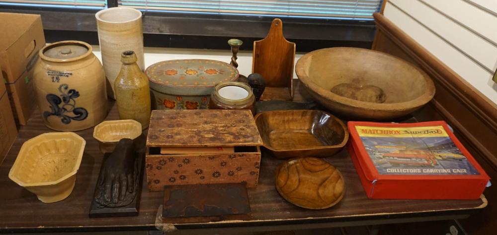 GROUP OF PRIMITIVE COLLECTIBLES 2e5acd