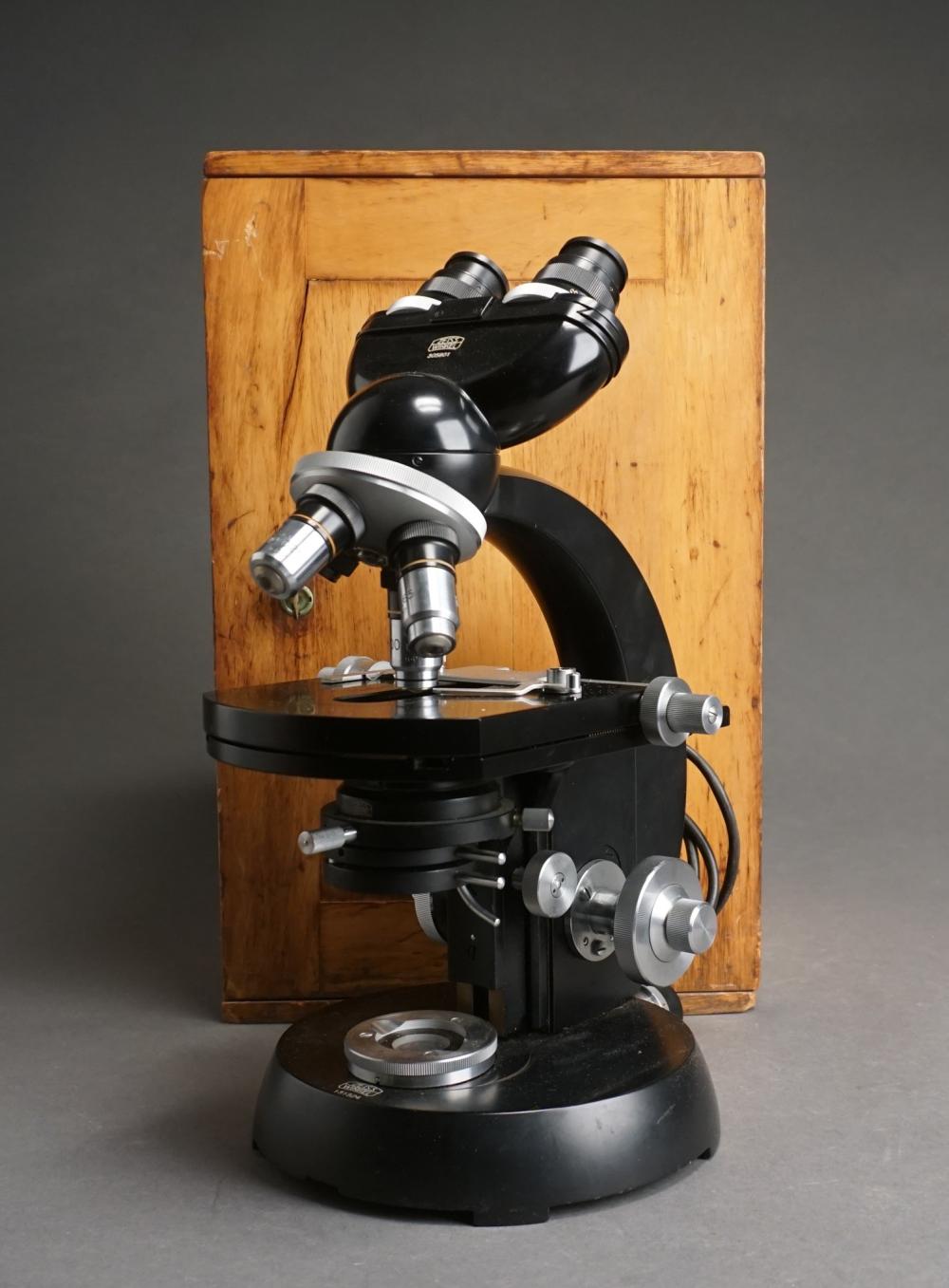ZEISS MICROSCOPE WITH WOOD CARRY