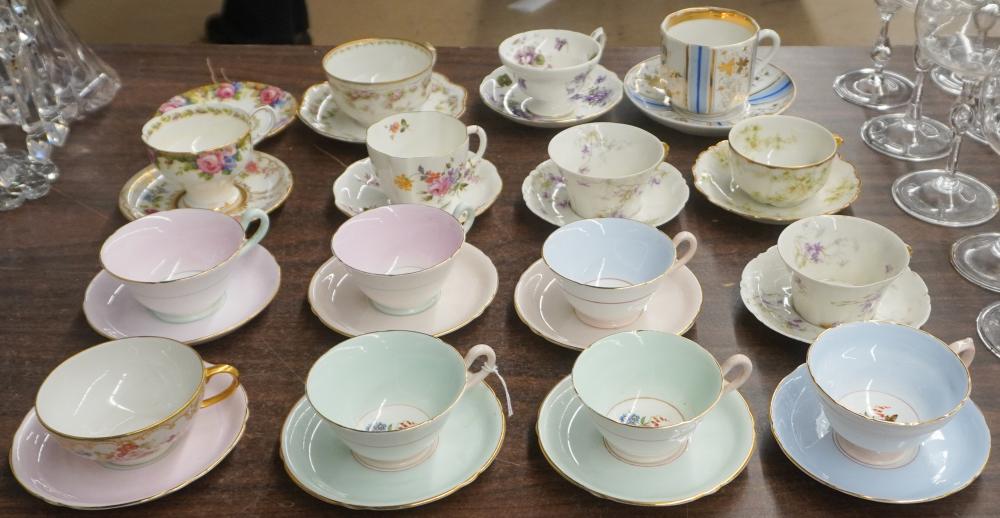 FIFTEEN EUROPEAN CERAMIC CUPS WITH 2e76bf