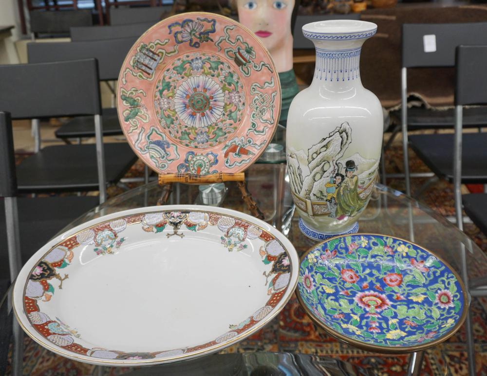 GROUP OF CHINESE PORCELAIN TABLE 2e84cf