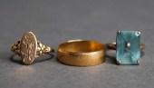 COLLECTION OF THREE GOLD RINGS 18K:
