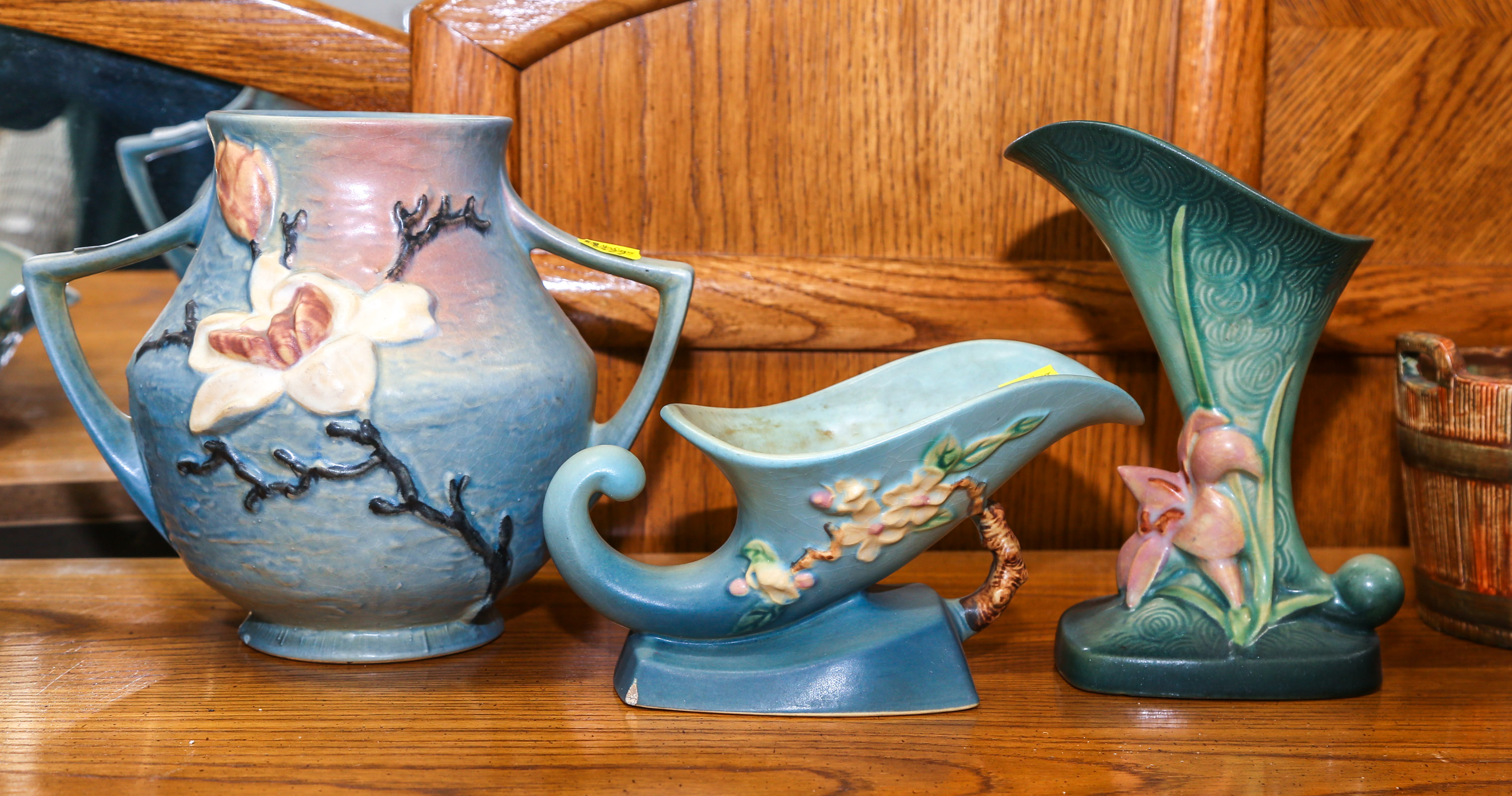 THREE PIECES OF ROSEVILLE POTTERY 2e9365