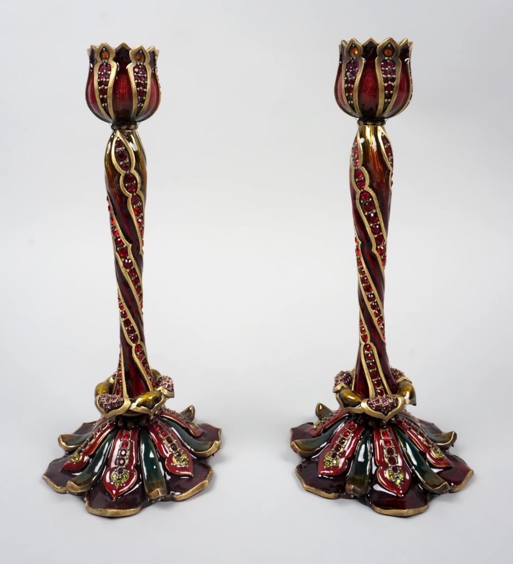 PAIR OF JAY STRONGWATER RED ARABESQUE 2ec24a