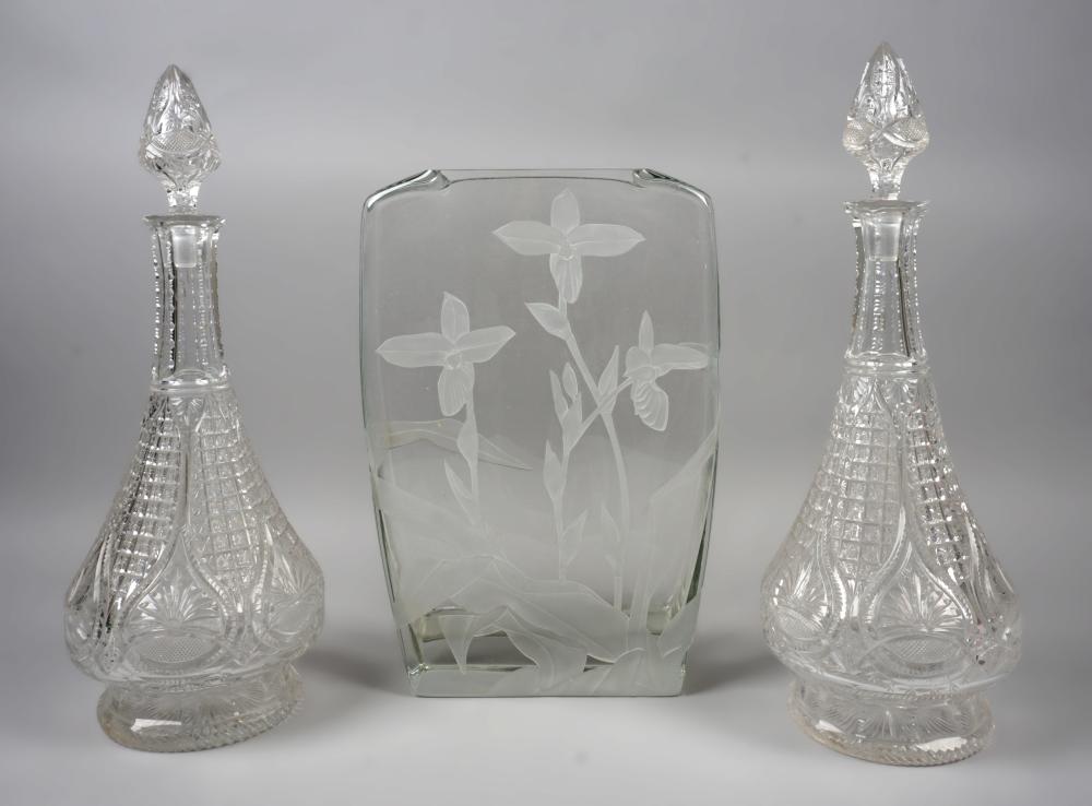 PAIR OF CUT GLASS DECANTERS WITH 2ec537