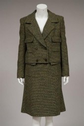Tweed Chanel skirt suit    fall 2001