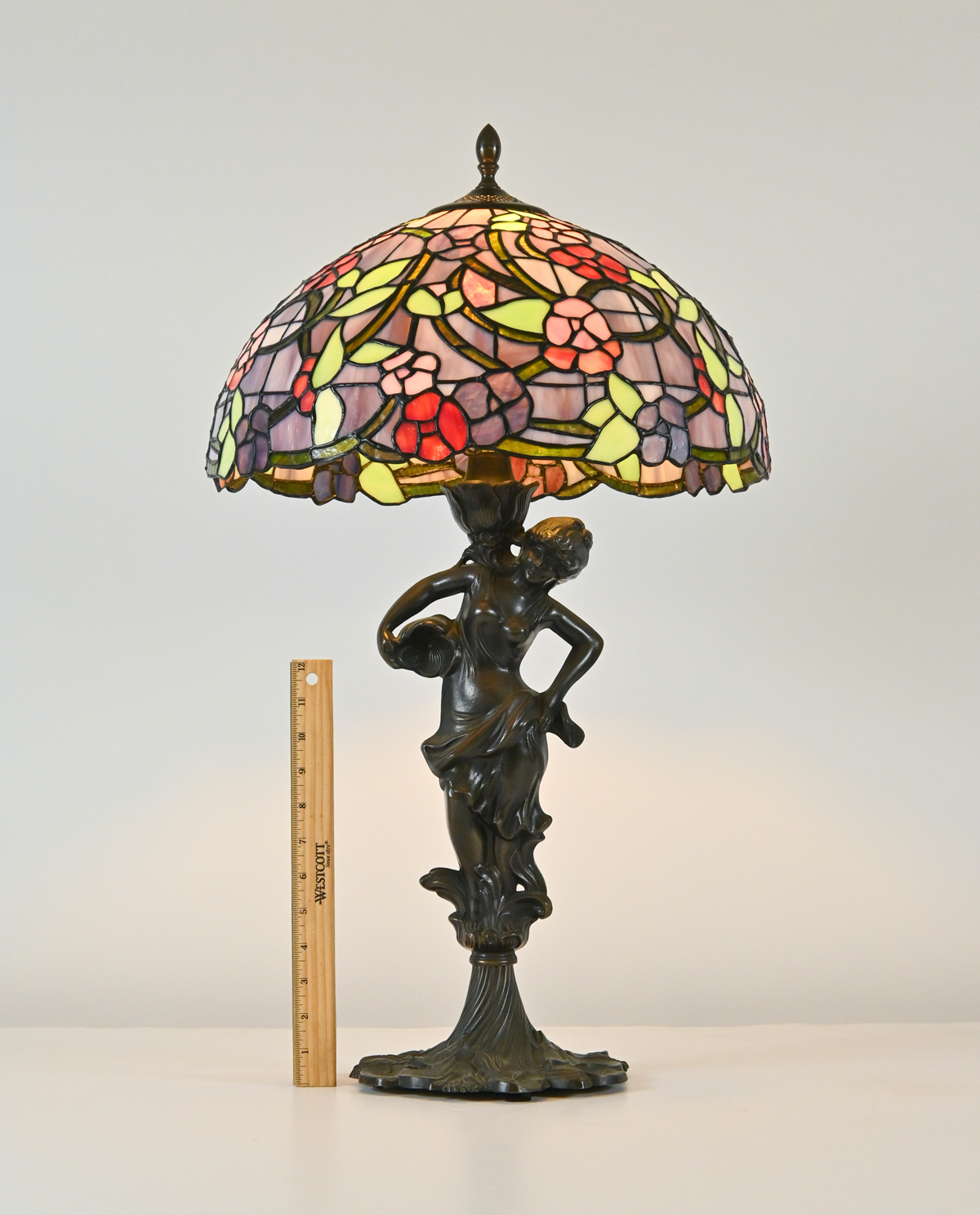 FIGURAL LEADED GLASS LAMP This 2ed450