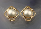 MABE PEARL DIAMOND AND GOLD EARRINGSMABE 2ed6a0