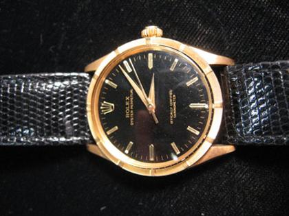 Gentleman s yellow gold wristwatch  4ac55