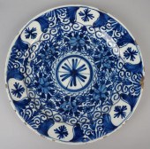 ENGLISH DELFT BLUE AND WHITE CHARGER  2ebe5b