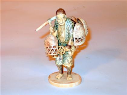 Japanese carved ivory figure of 4b2fb