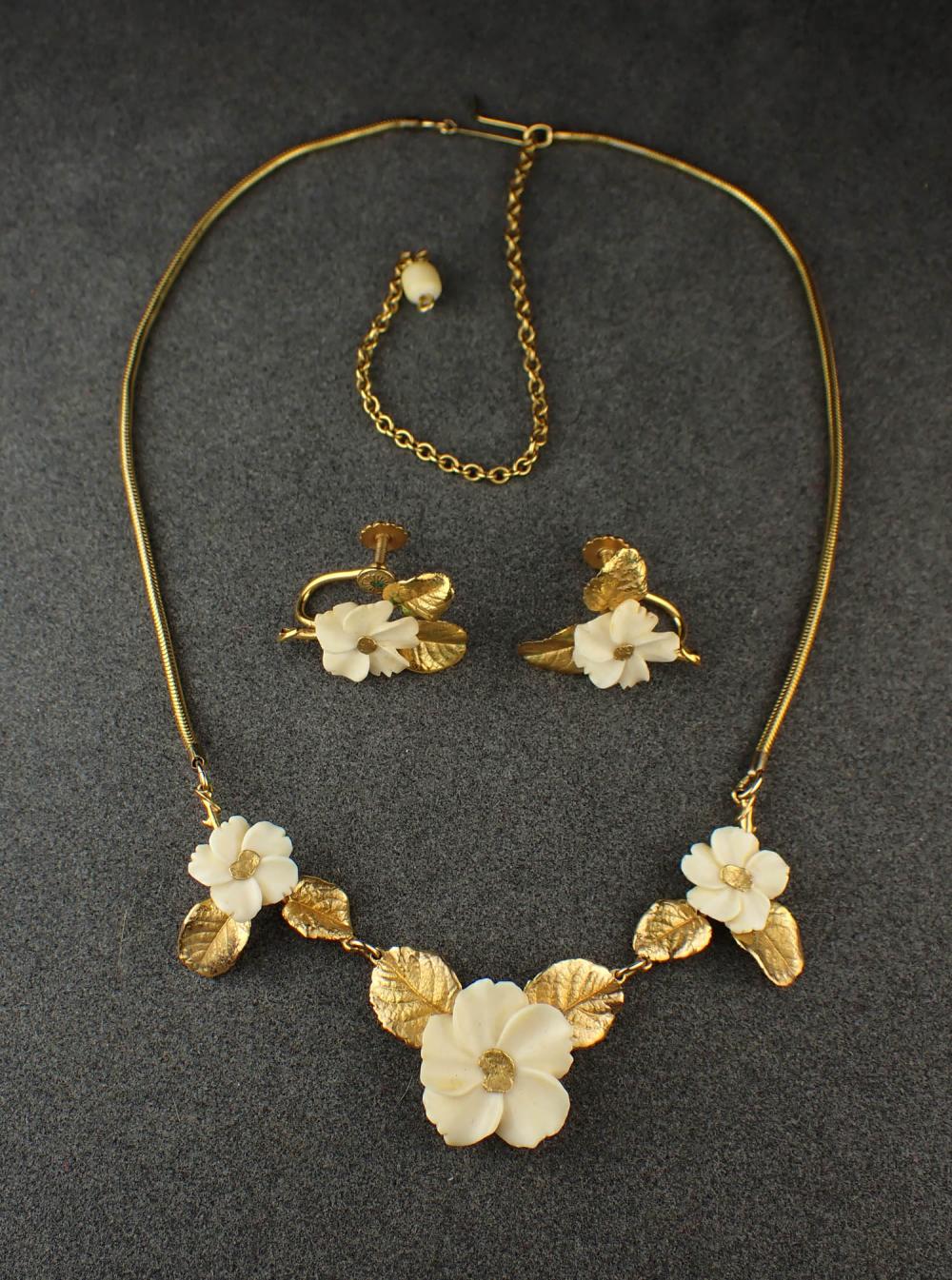 ALASKA YELLOW GOLD NECKLACE AND 2ede48