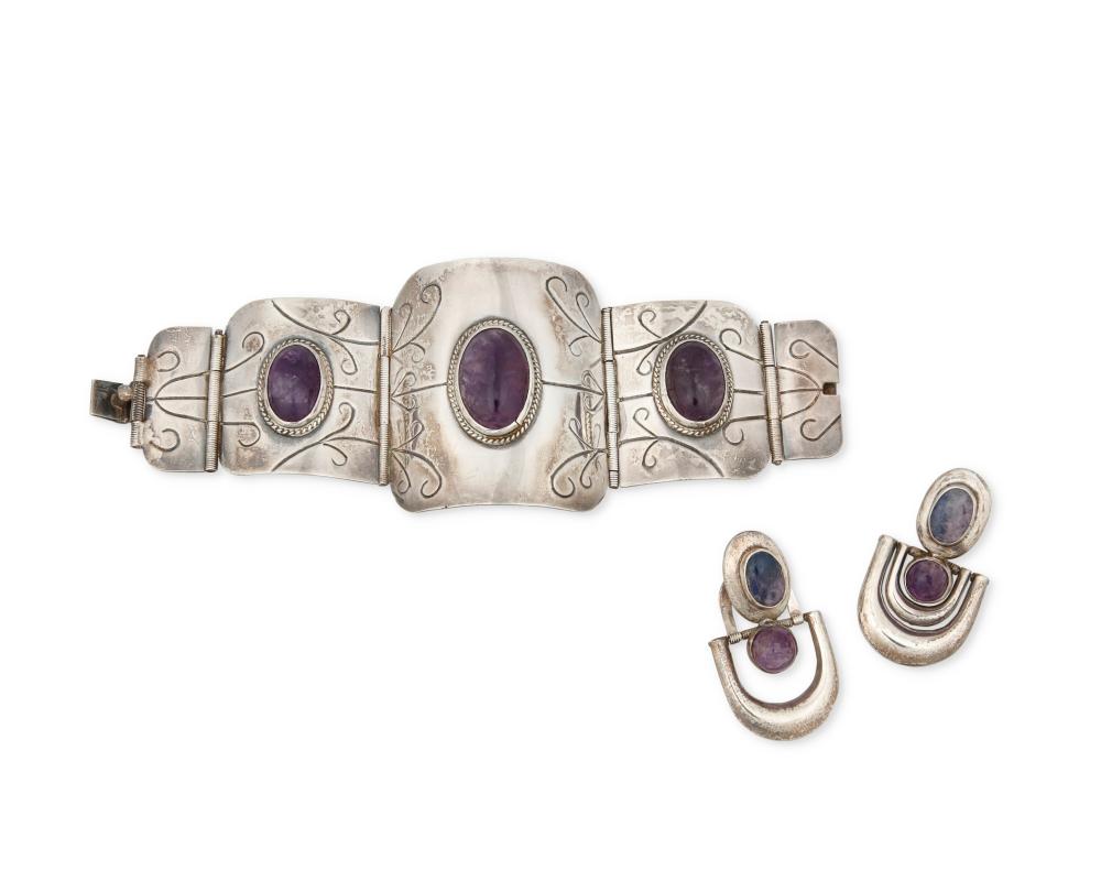 A GROUP OF MEXICAN SILVER AND AMETHYST 2ee6c1