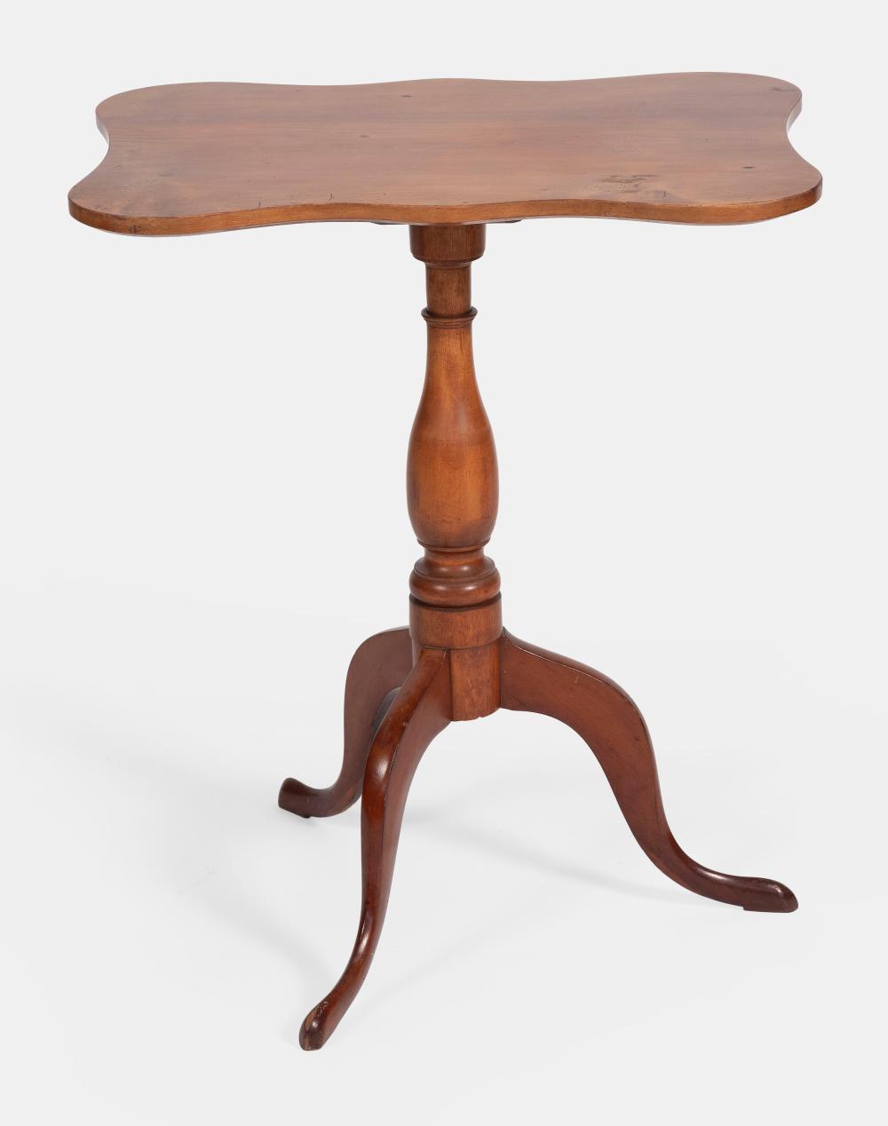 QUEEN ANNE CANDLESTAND CONNECTICUT  2f1022