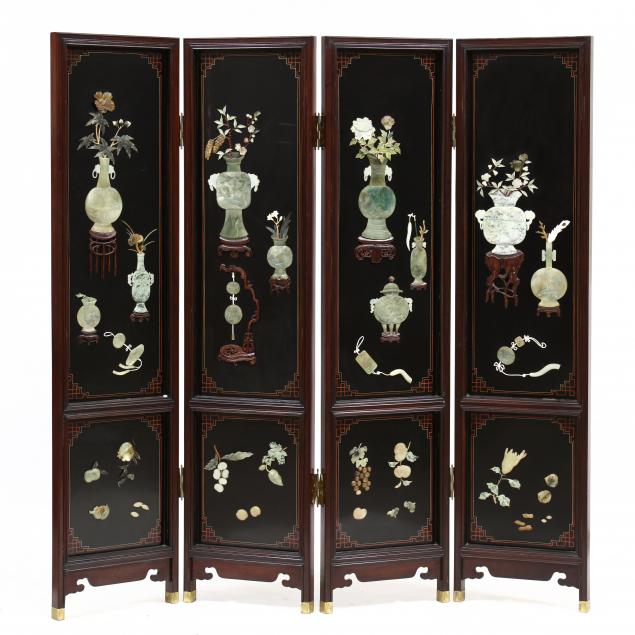 A CHINESE LACQUERED SCREEN WITH 2f0742
