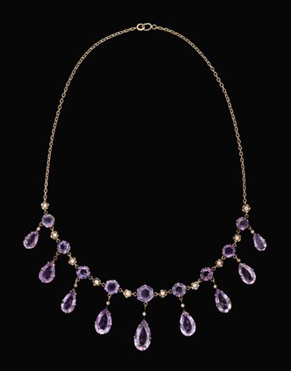 Yellow gold and amethyst stylized 4bd76