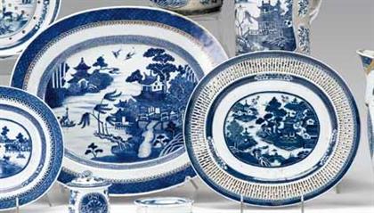 Two Chinese export porcelain Nanking