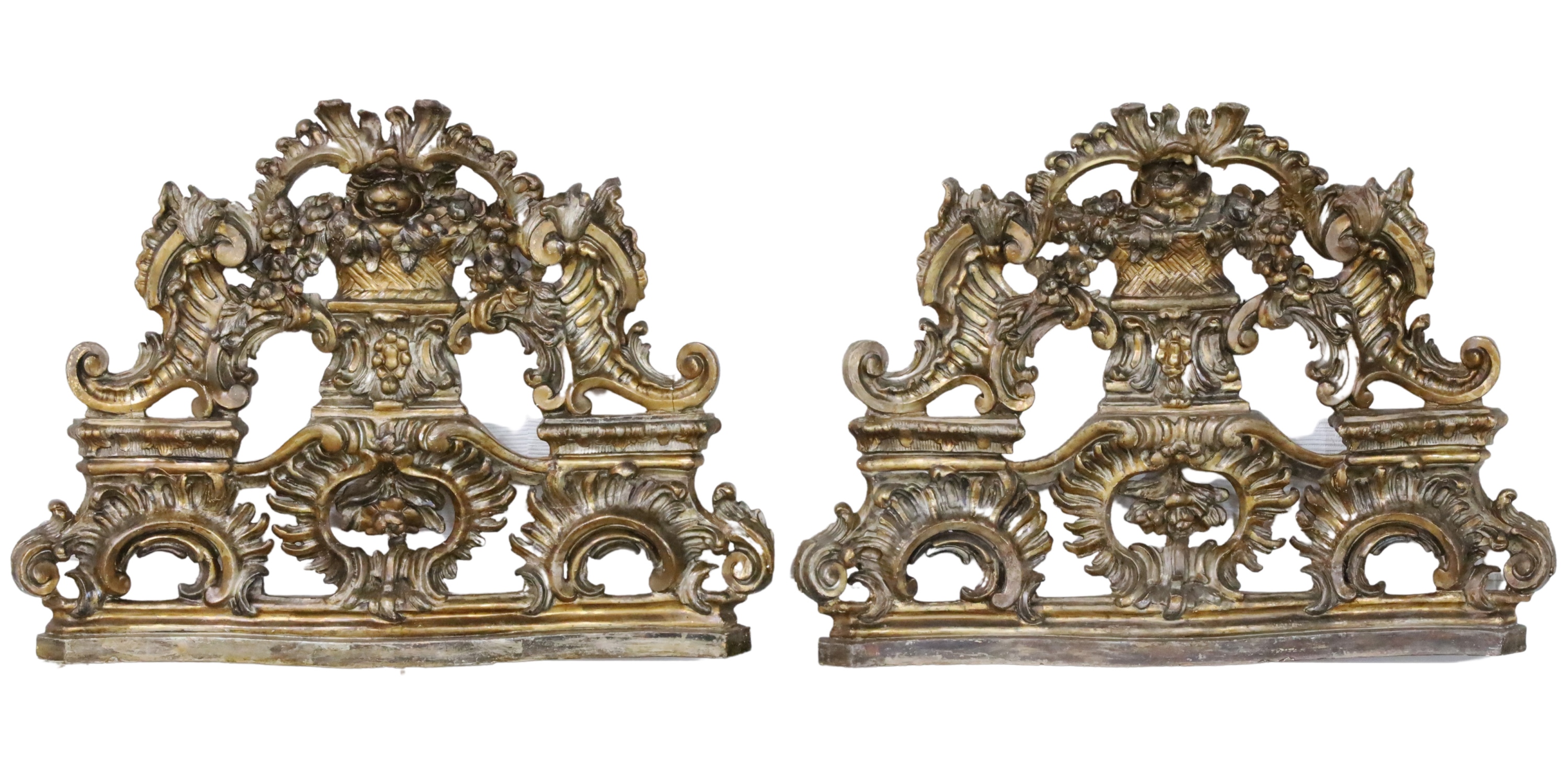 18TH C ARCHITECTURAL CRESTS A 2f8d42