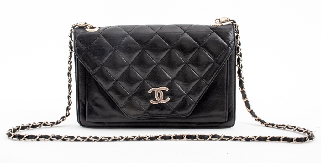 VINTAGE CHANEL QUILTED BLACK LEATHER 2fb488