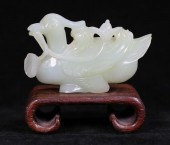 CARVED CHINESE JADE DUCKChinese carved