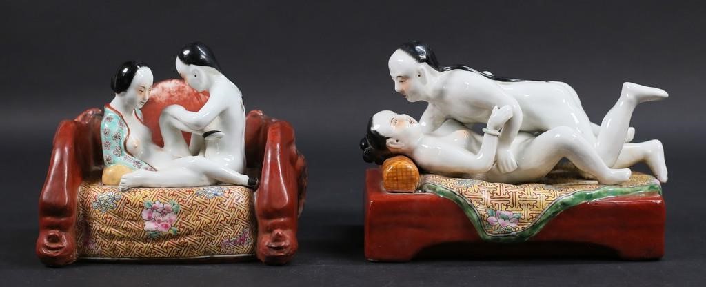 2 EROTIC CHINESE PORCELAIN FIGURES2 2fe5ad