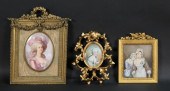 3 HAND PAINTED MINIATURES3 hand 2fe6b3