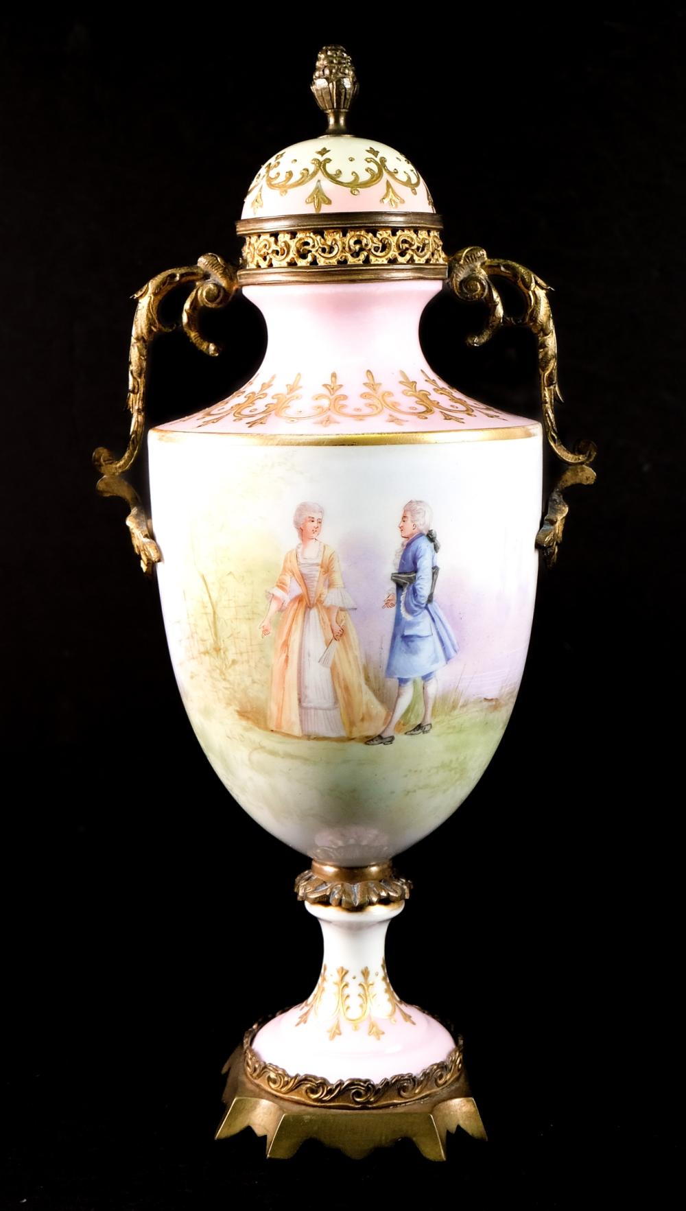 PETITE FRENCH SEVRES PORCELAIN 2ffeab