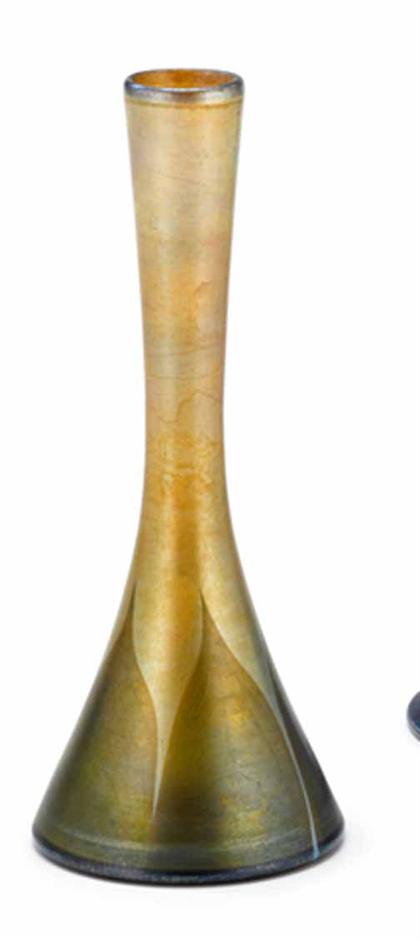 Favrile Art glass bud vase l  4cb37