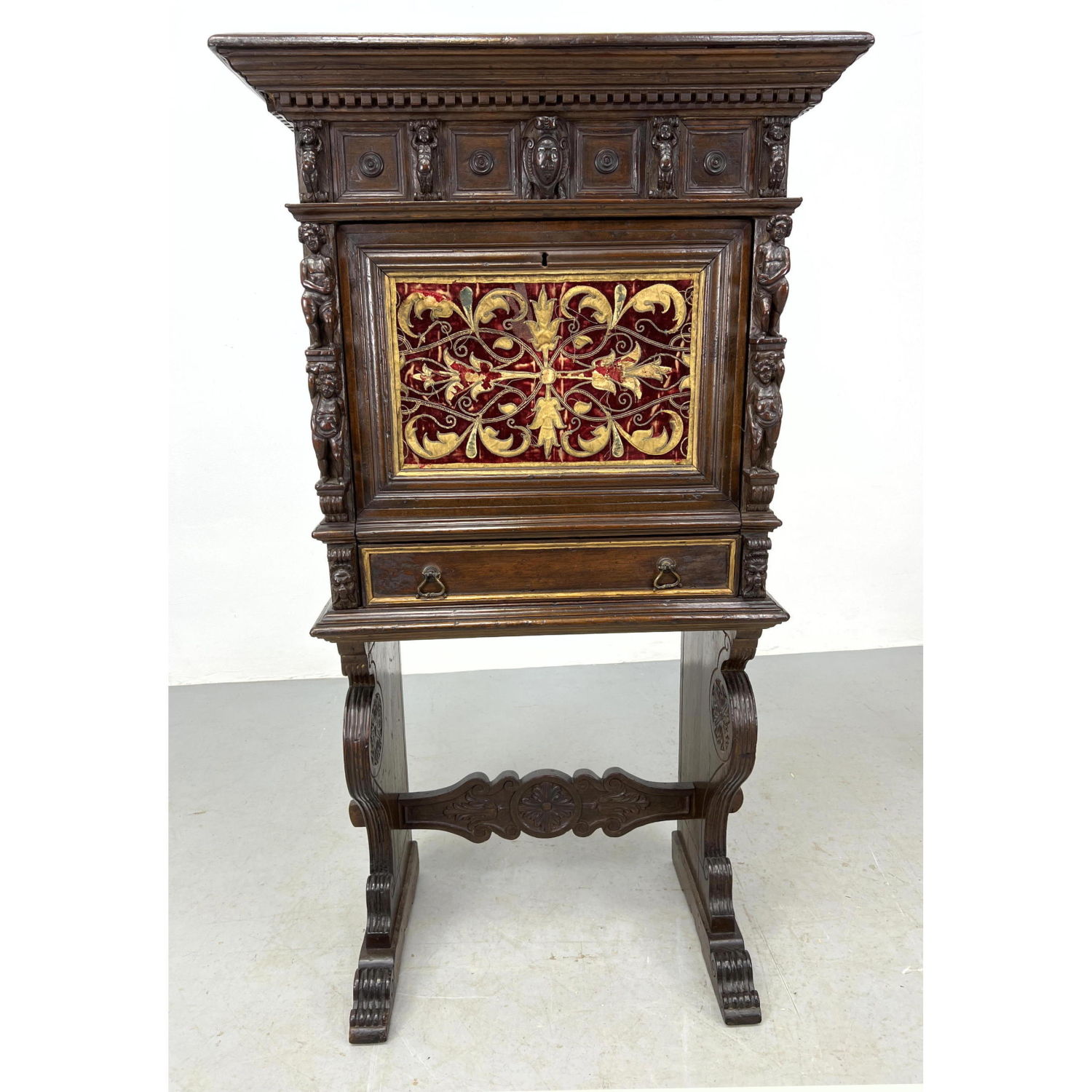 Continental Carved Wood Antique 2ff678