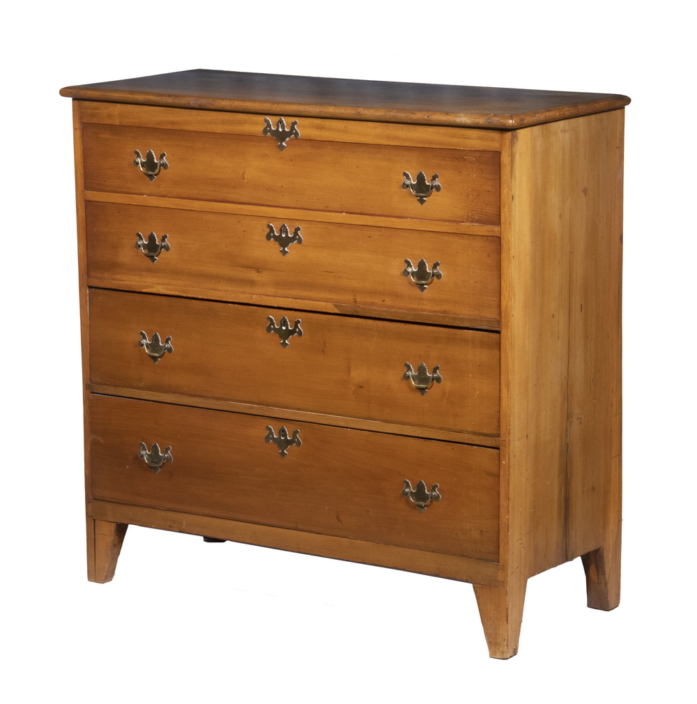 COUNTRY CHIPPENDALE BLANKET CHEST 3025d0