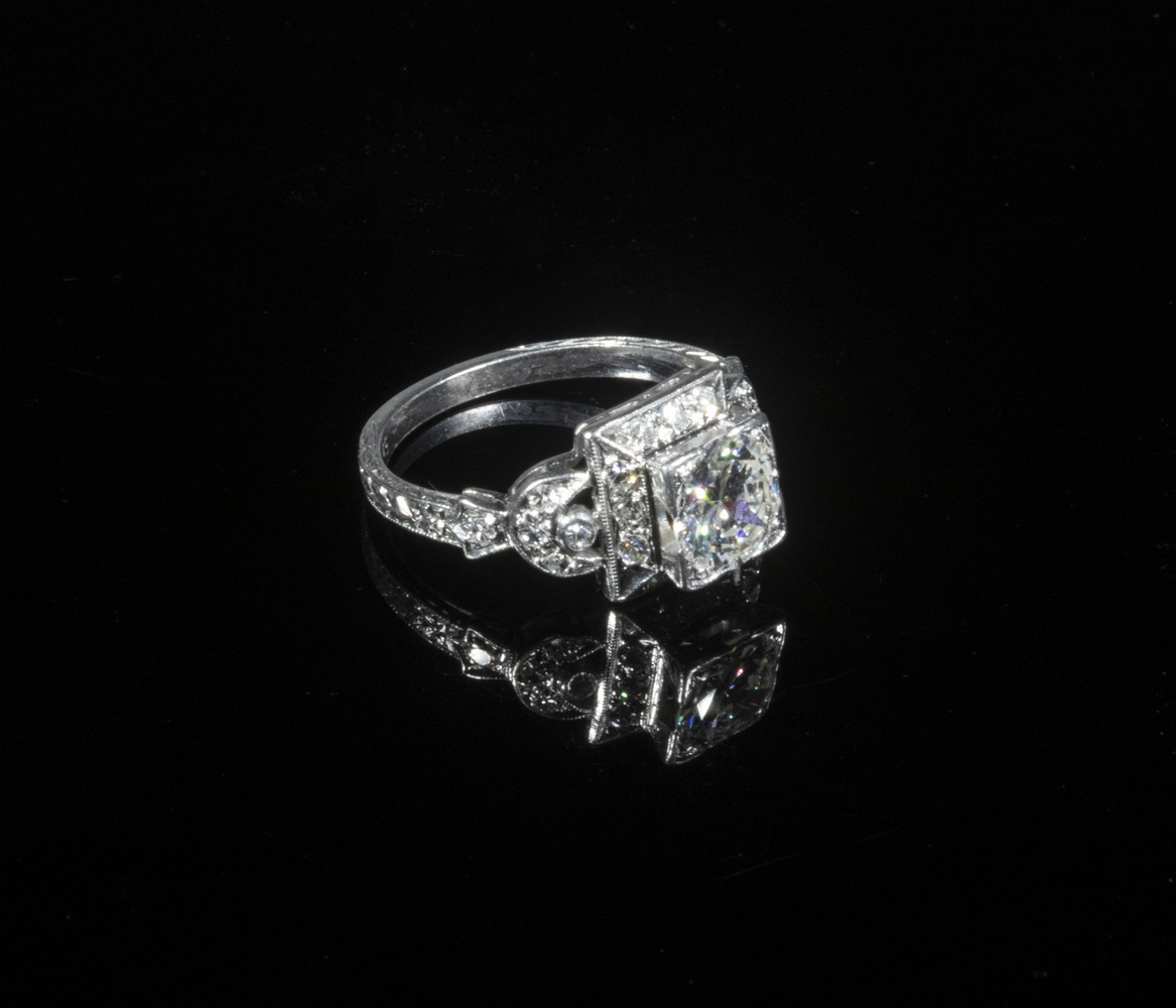 ANTIQUE PLATINUM DIAMOND RING Ladies 30302b