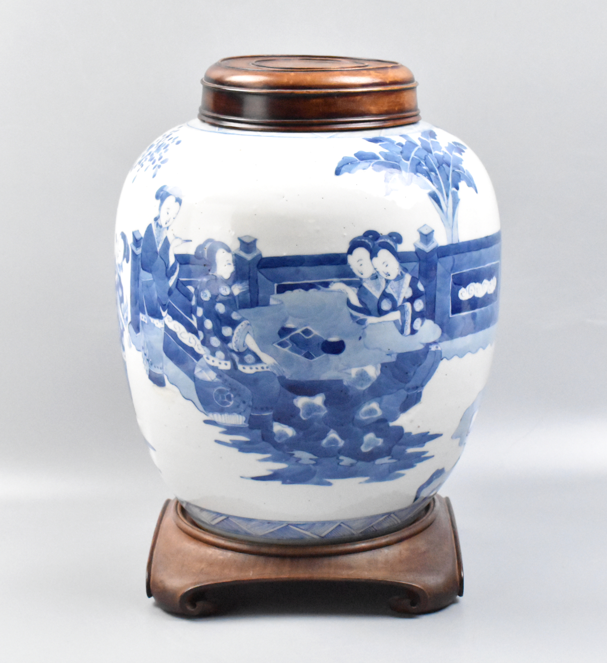 CHINESE BLUE WHITE COVERED JAR 30161e