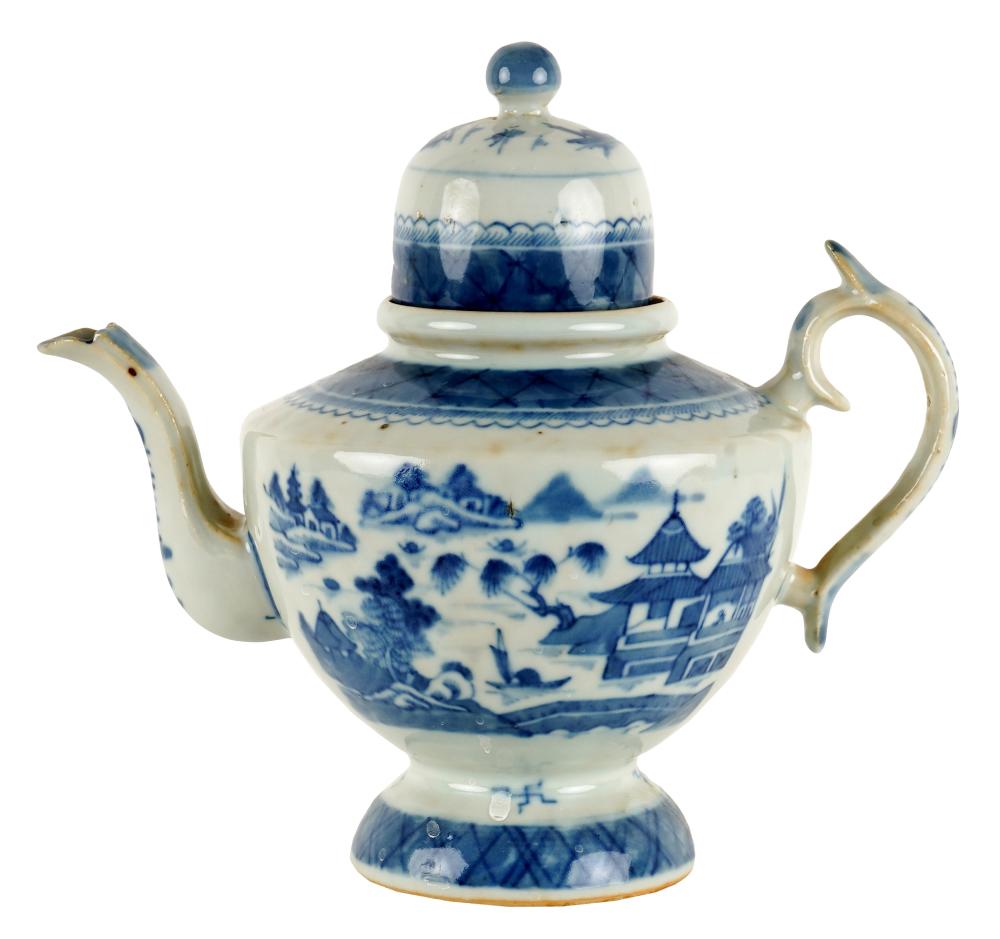 CHINESE BLUE AND WHITE PORCELAIN 30166b
