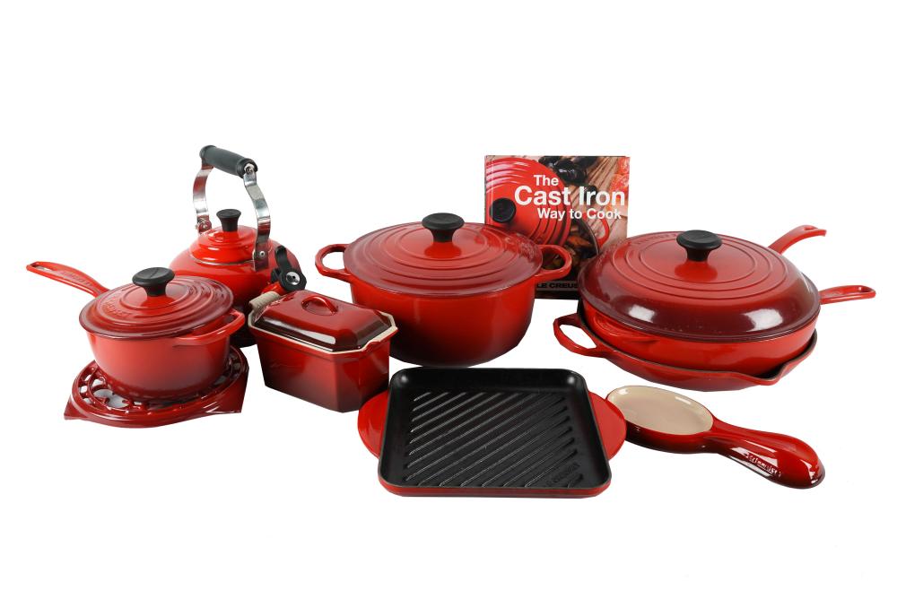 GROUP OF LE CREUSET COOKWAREcomprising 301838