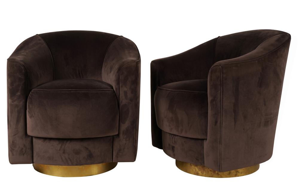 PAIR OF CONTEMPORARY UPHOLSTERED 3018d1
