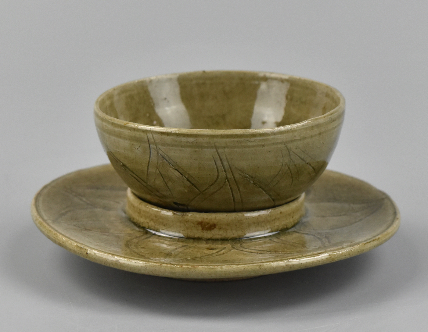 CHINESE YUE WARE CELADON CUP  3019a7