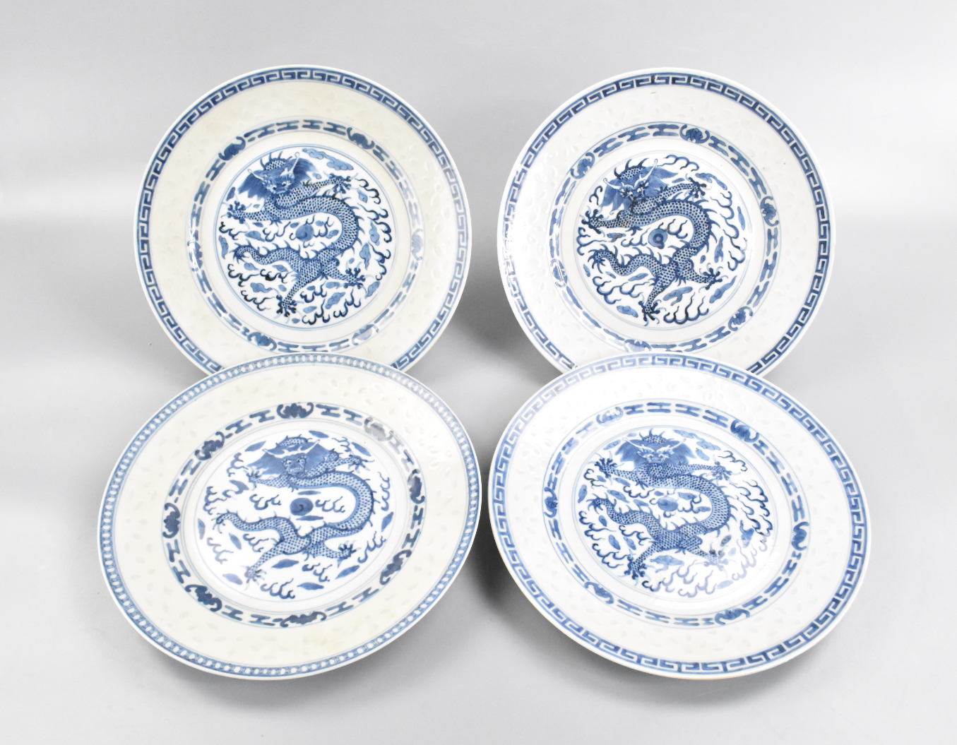 4 CHINESE BLUE WHITE DISH WITH 301a8a