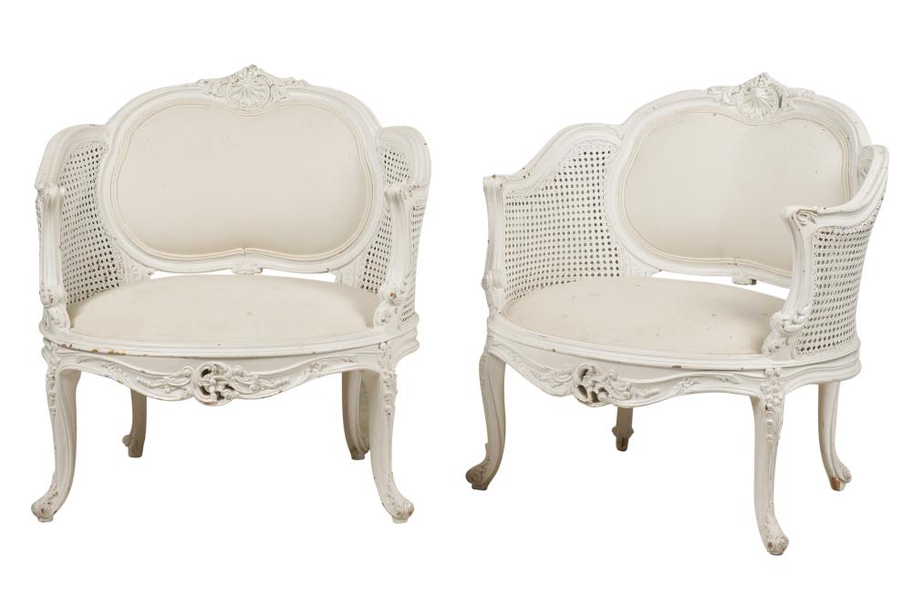PAIR OF ROCOCO STYLE WHITE PAINTED 30556a