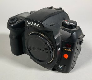 A Sigma SD14 digital SLR camera 3071e5