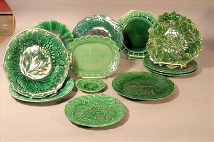 Group of green majolica tablewares 4d778