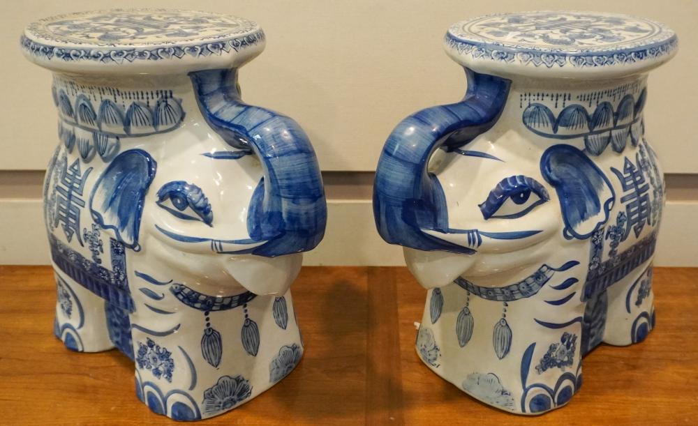 PAIR SOUTHEAST ASIAN BLUE AND WHITE 30996d