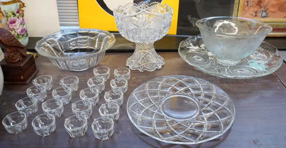 CUT CRYSTAL PUNCH BOWL ON STAND 309e1d
